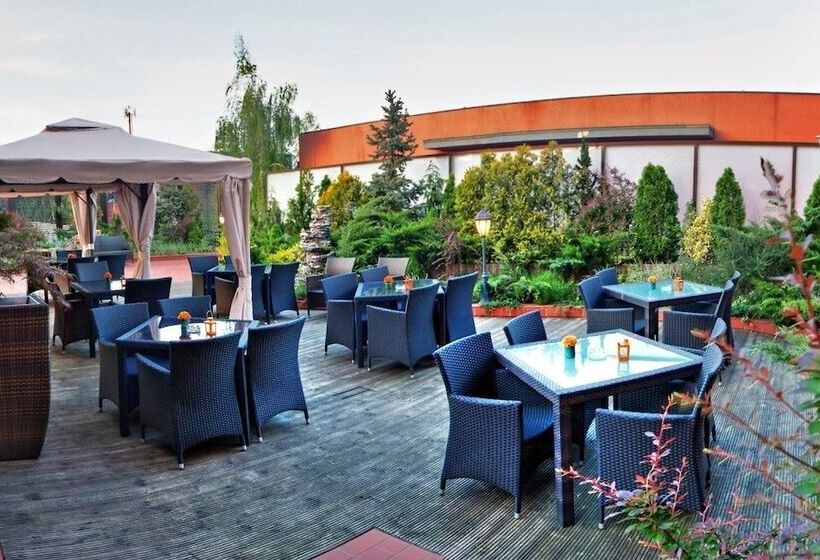 Ramada Hotel & Suites By Wyndham Bucharest North