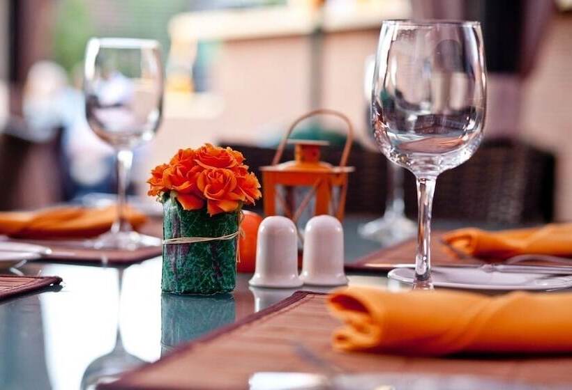 Ramada Hotel & Suites By Wyndham Bucharest North