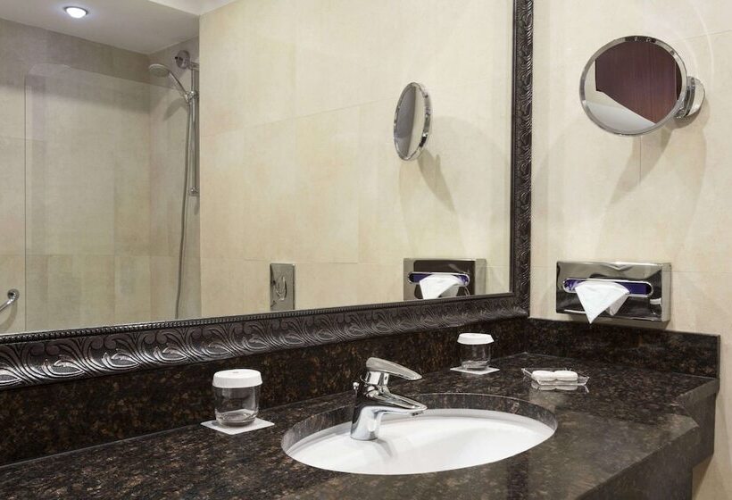 Ramada Hotel & Suites By Wyndham Bucharest North