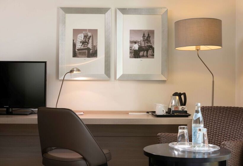 Отель Ramada By Wyndham München Airport