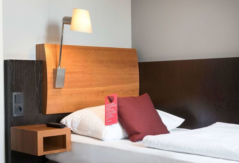 Отель Ramada By Wyndham München Airport