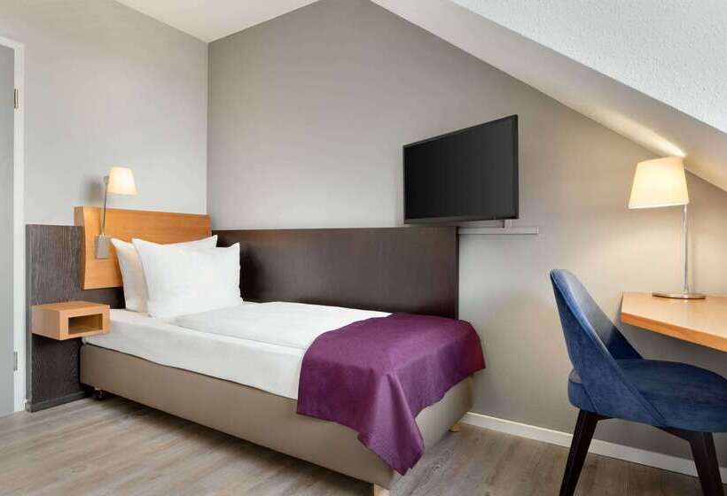 Отель Ramada By Wyndham München Airport