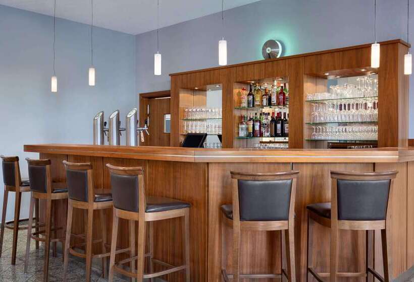 Отель Ramada By Wyndham München Airport