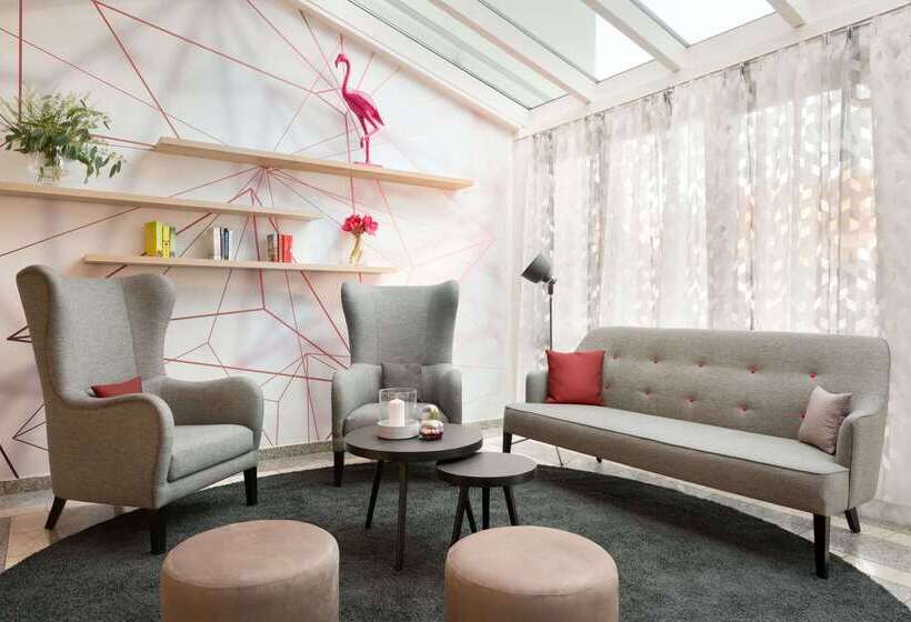 Отель Ramada By Wyndham München Airport