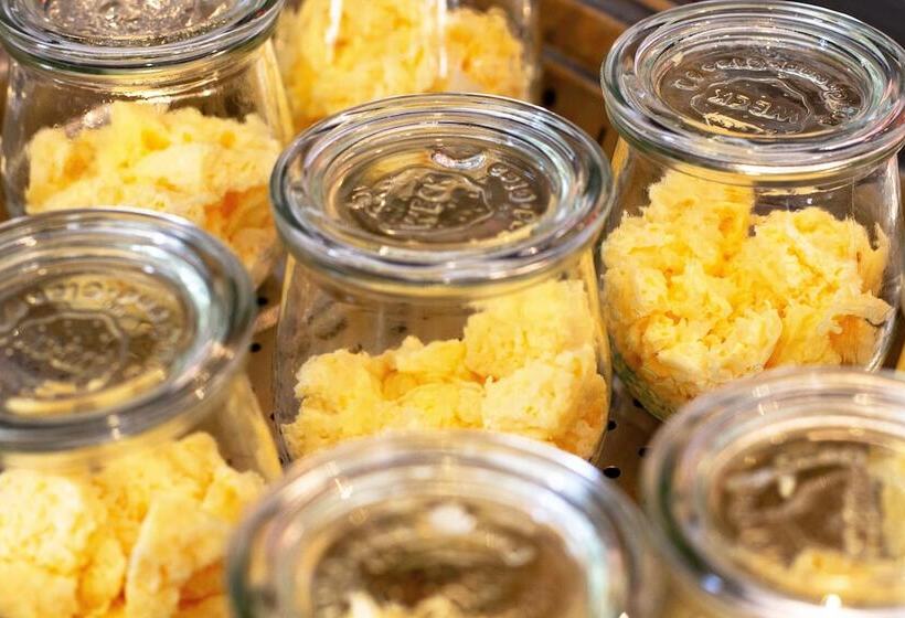 Отель Ramada By Wyndham München Airport