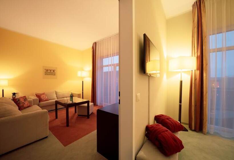 Отель Resort Mark Brandenburg & Fontane Therme