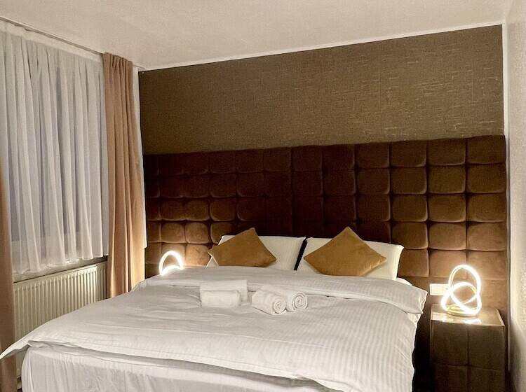 בית מלון כפרי Rüttenscheider Stern