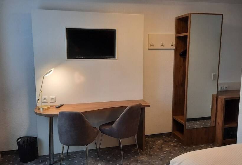 בית מלון כפרי Rüttenscheider Stern