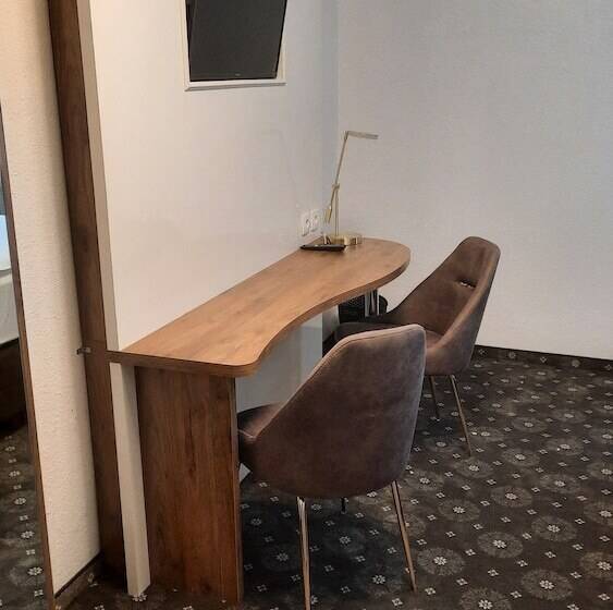 בית מלון כפרי Rüttenscheider Stern