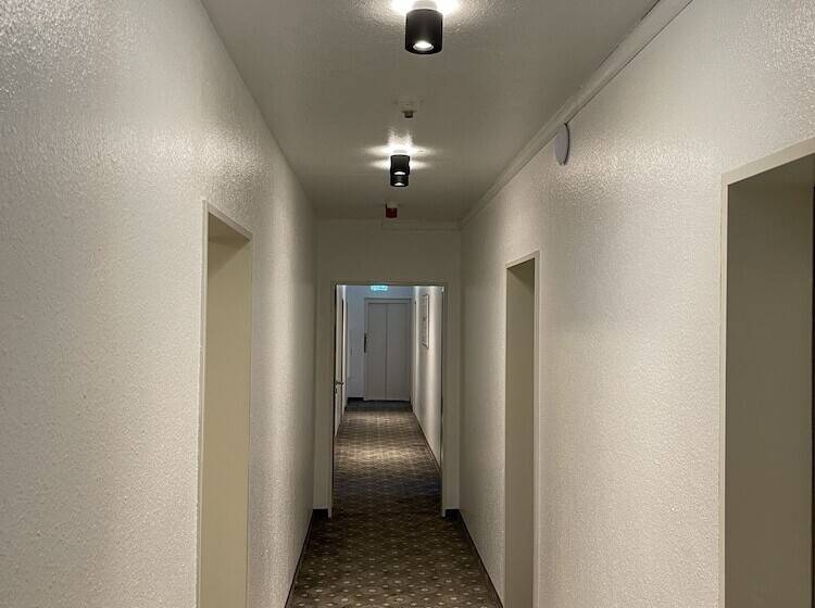 בית מלון כפרי Rüttenscheider Stern