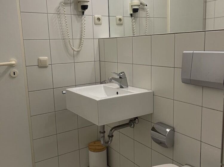 בית מלון כפרי Rüttenscheider Stern