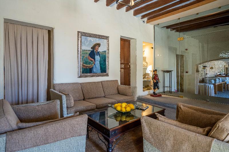 Сельский отель Pula Golf Resort