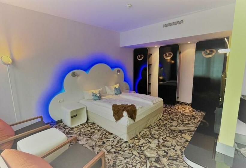 هتل Styles München Ost Messe