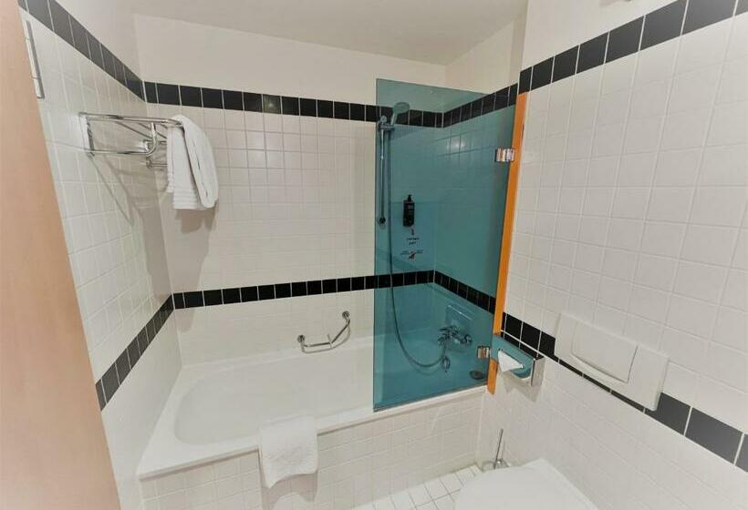 هتل Styles München Ost Messe