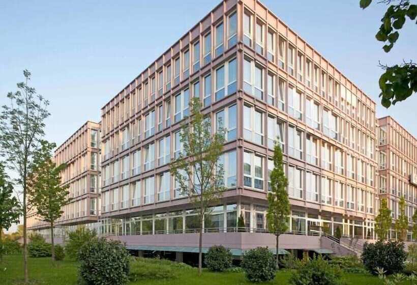 هتل Styles München Ost Messe