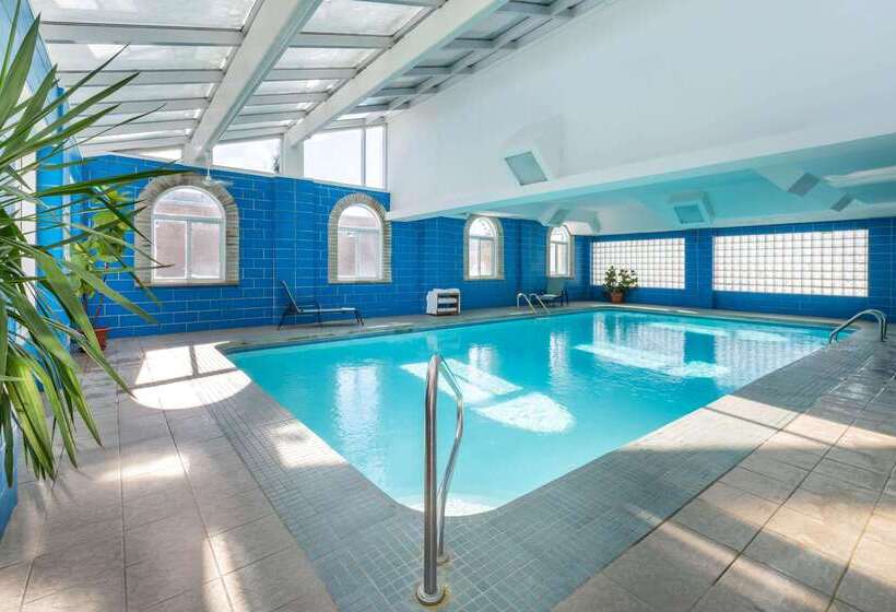 酒店 Super 8 By Wyndham Niagara Falls By The Falls