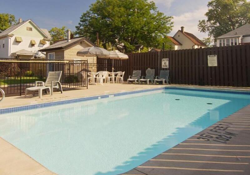 酒店 Super 8 By Wyndham Niagara Falls By The Falls