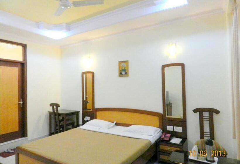 Отель Tara Palace Chandni Chowk