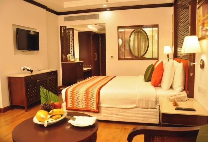 Отель The Raviz Kadavu