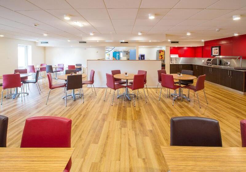 호텔 Travelodge Manchester Sportcity