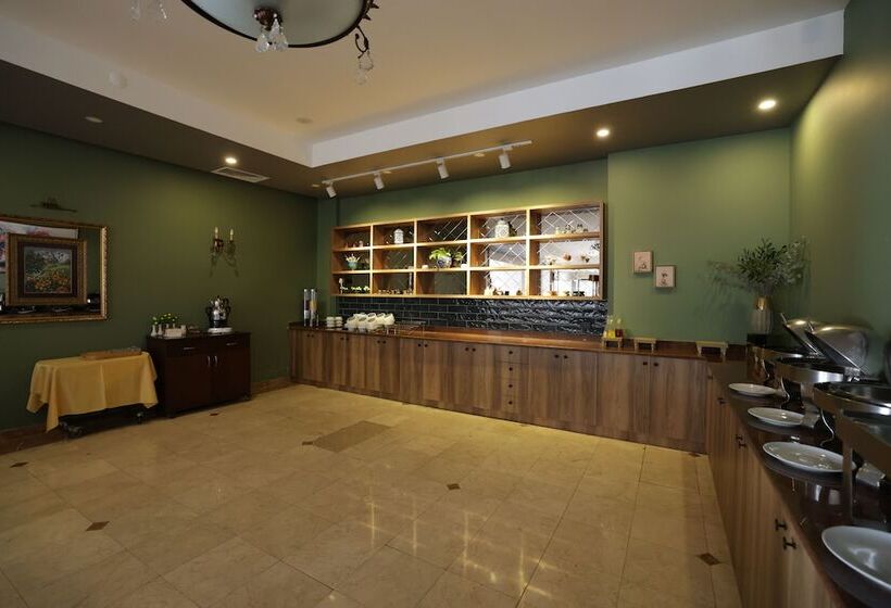 Отель Usta Park