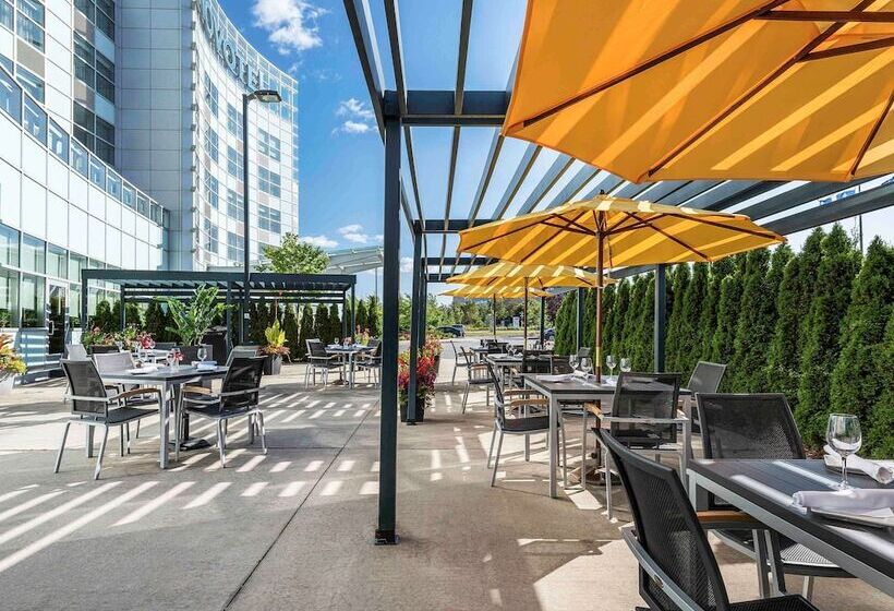 Novotel Montreal Aeroport