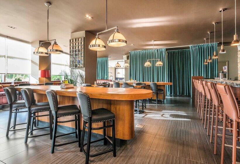 Novotel Montreal Aeroport