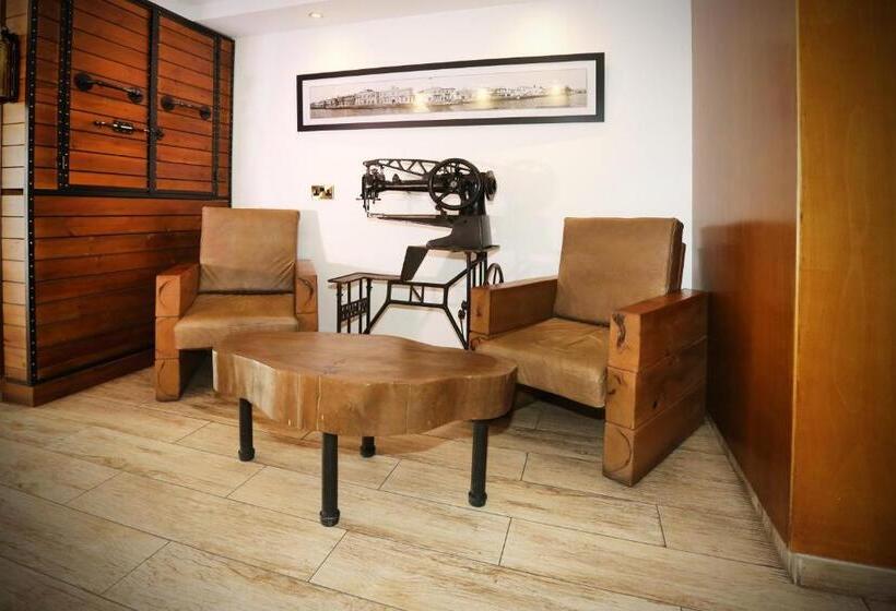 Pier Beach Hotel Apartments