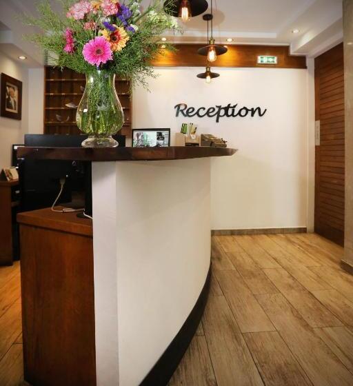 Pier Beach Hotel Apartments