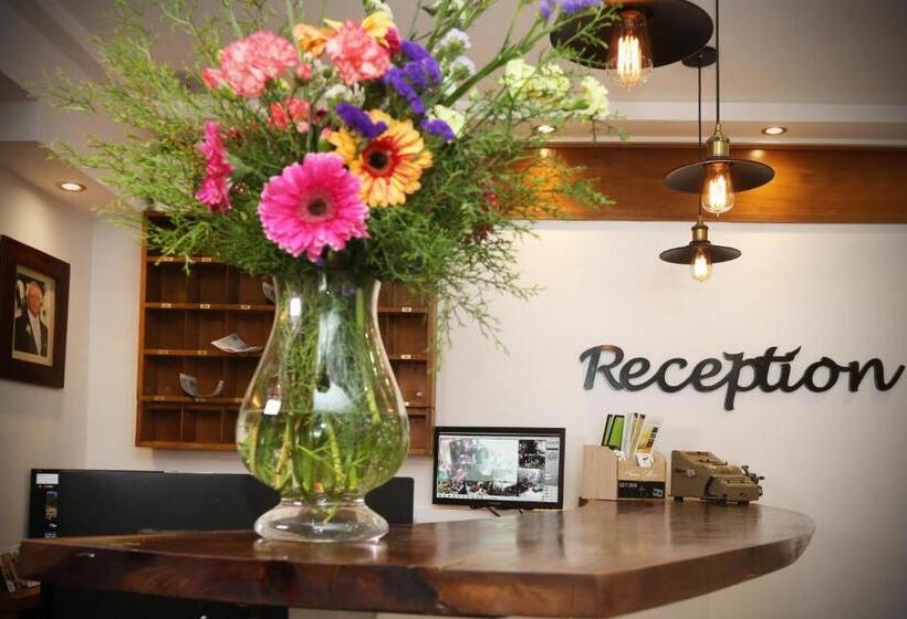 Pier Beach Hotel Apartments