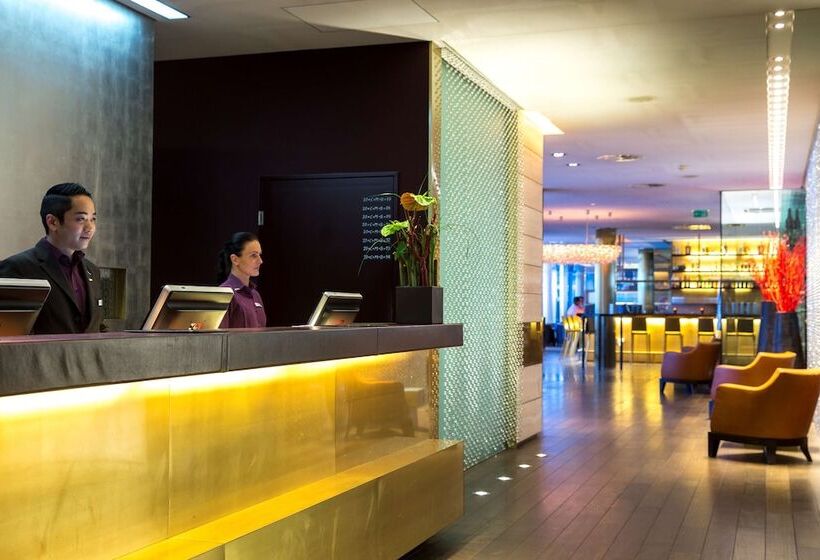 Radisson Blu Media Harbour Hotel, Düsseldorf