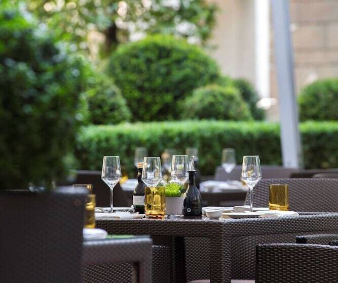 Radisson Blu Media Harbour Hotel, Düsseldorf