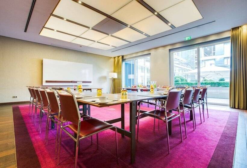 Radisson Blu Media Harbour Hotel, Düsseldorf