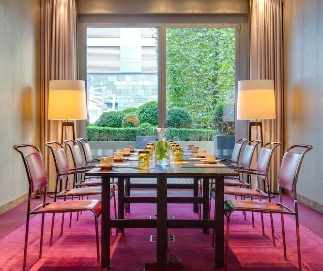 Radisson Blu Media Harbour Hotel, Düsseldorf