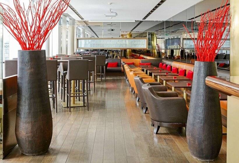 Radisson Blu Media Harbour Hotel, Düsseldorf