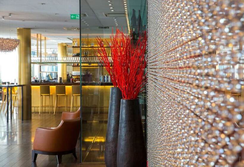 Radisson Blu Media Harbour Hotel, Düsseldorf