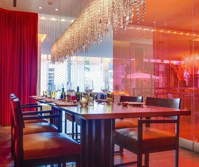 Radisson Blu Media Harbour Hotel, Düsseldorf