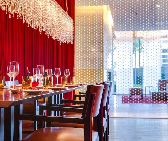 Radisson Blu Media Harbour Hotel, Düsseldorf