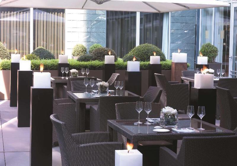 Radisson Blu Media Harbour Hotel, Düsseldorf