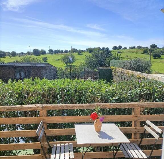 ベッドアンドブレックファースト Villa Aurea