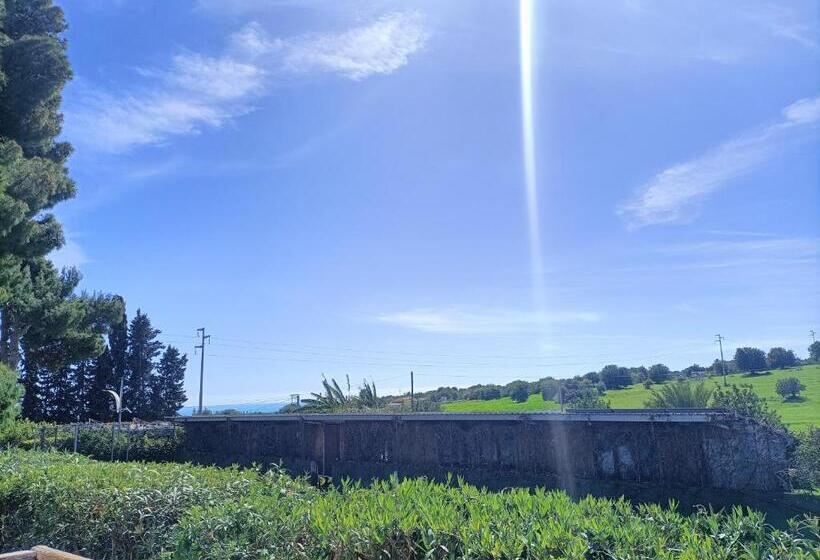 ベッドアンドブレックファースト Villa Aurea