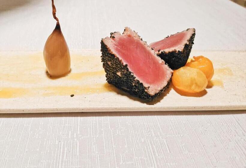 Bue Marino Hotel & Cocktail Bar