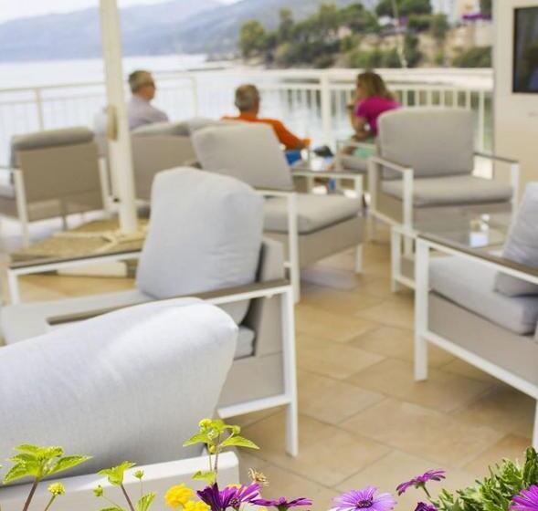 Bue Marino Hotel & Cocktail Bar