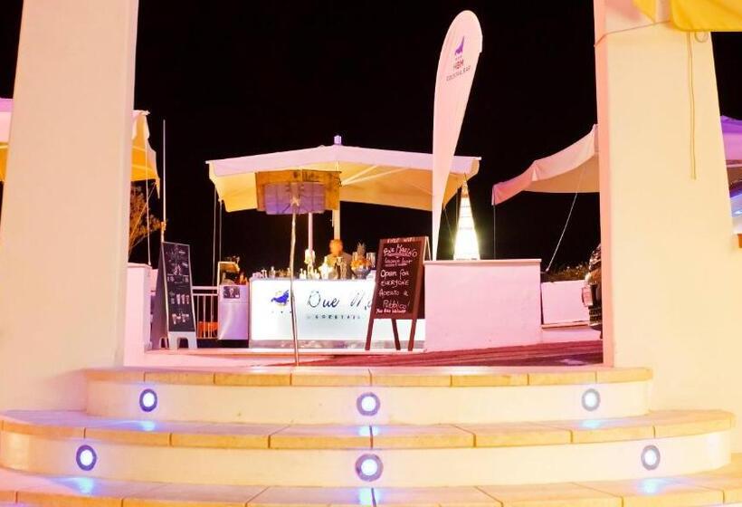 Bue Marino Hotel & Cocktail Bar