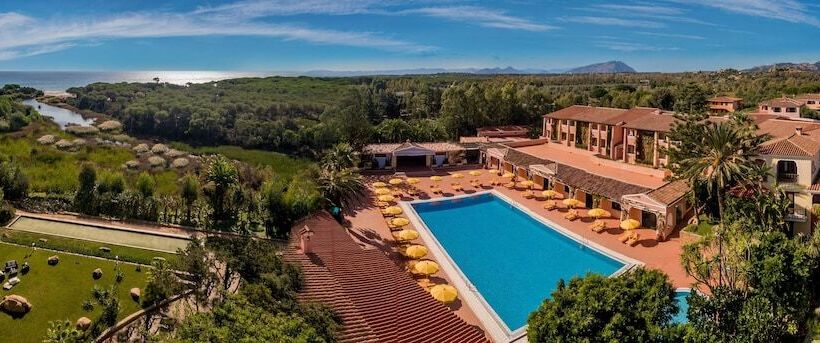 Cala Ginepro Hotel Resort