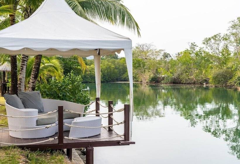 هتل Aana Resort & Spa