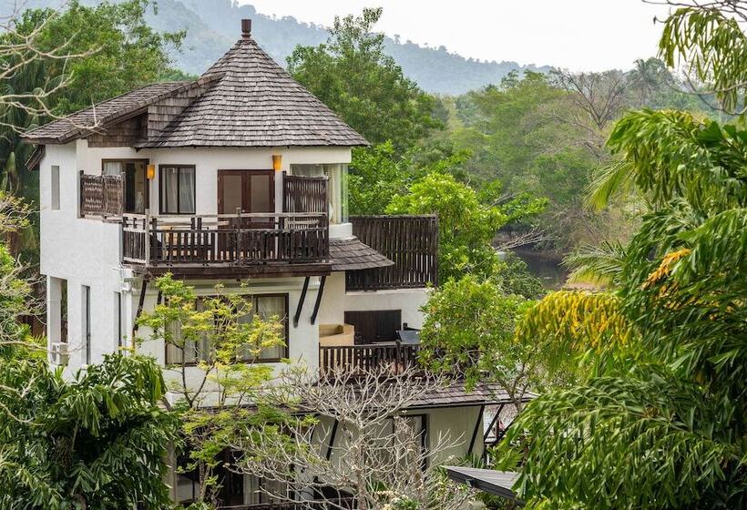 هتل Aana Resort & Spa