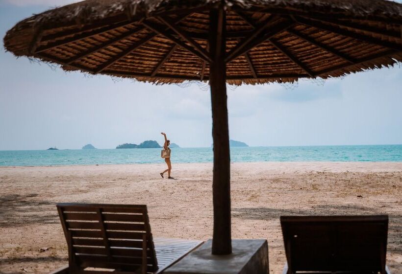 酒店 Aana Resort & Spa