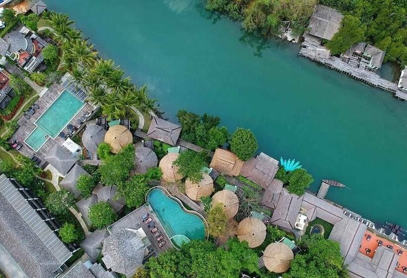 هتل Aana Resort & Spa