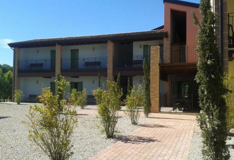 Отель Agriturismo Cascina Boschi